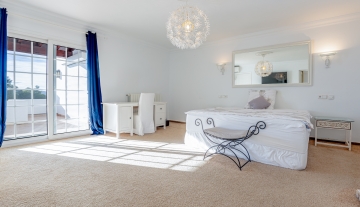 Resa Estates Ibiza sale te koop Villa hills Can Furnet bedroom 1.jpg